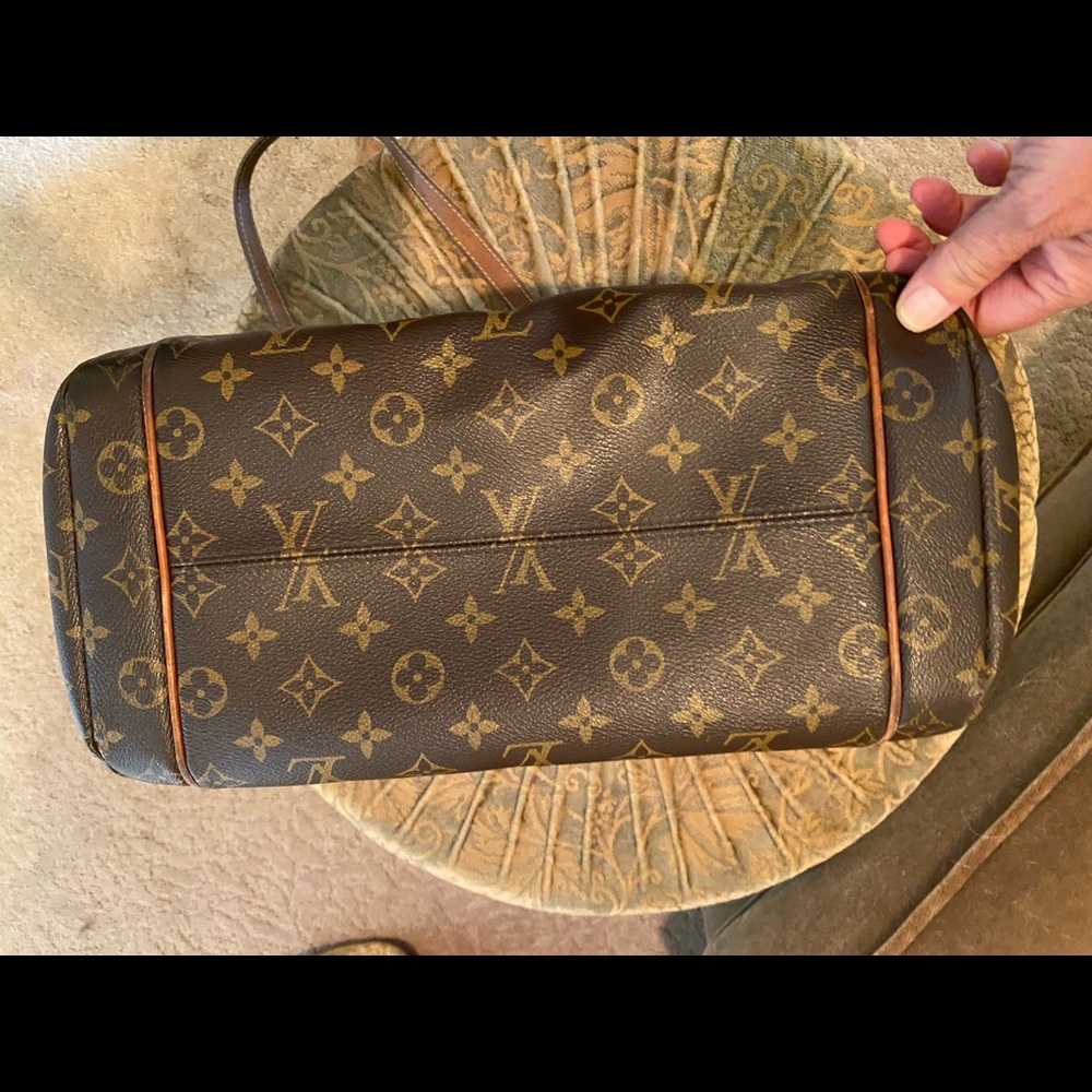 Louis Vuitton Authentic Bag - Picture 5 of 6